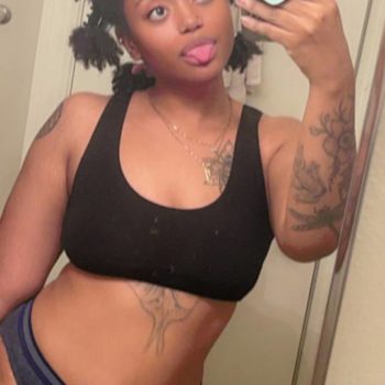 Profil de Mounera, 24 ans, Libertine à Perdue