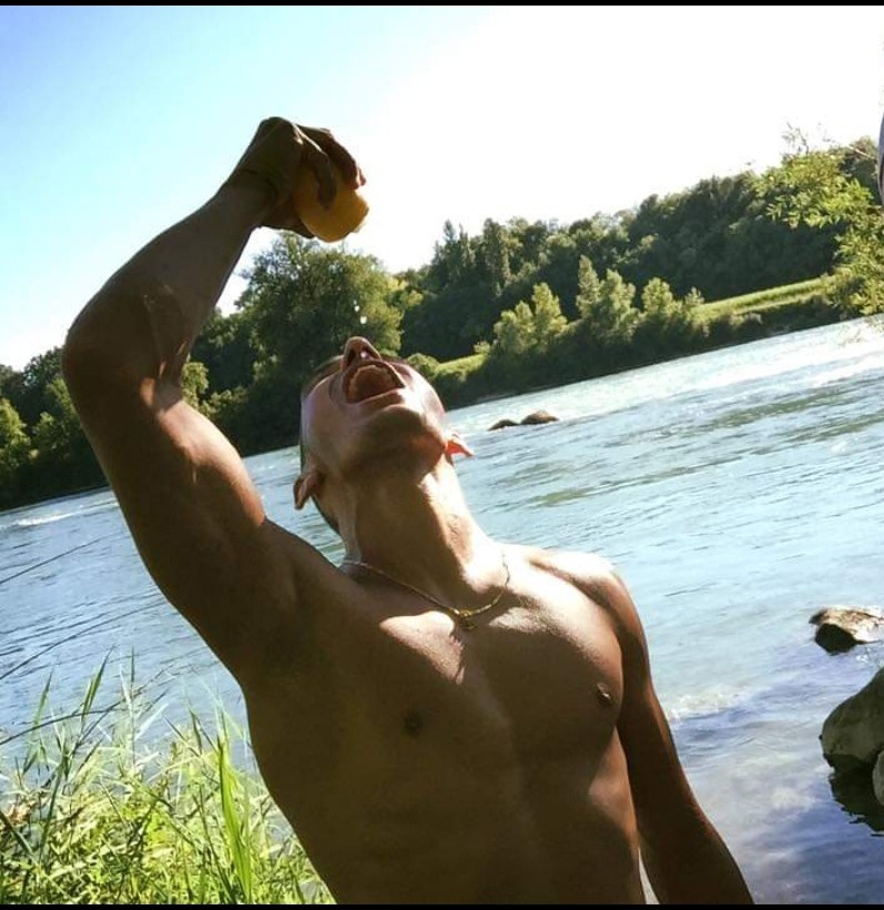 Profil de Giro, 32 ans, Libertine à Saint-Raphaël