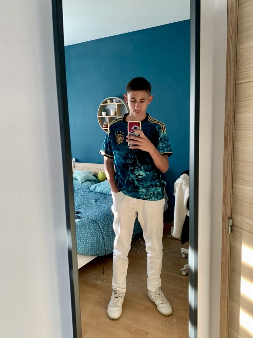 Profil de Eythan, 18 ans, Libertine à Mannville