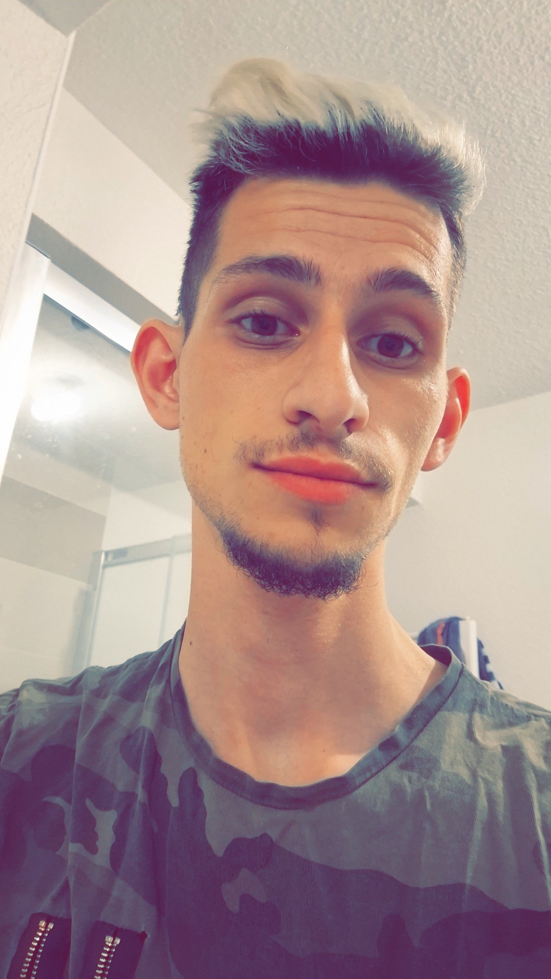 Profil de Jean-edmond, 28 ans, Libertine à La Rédemption