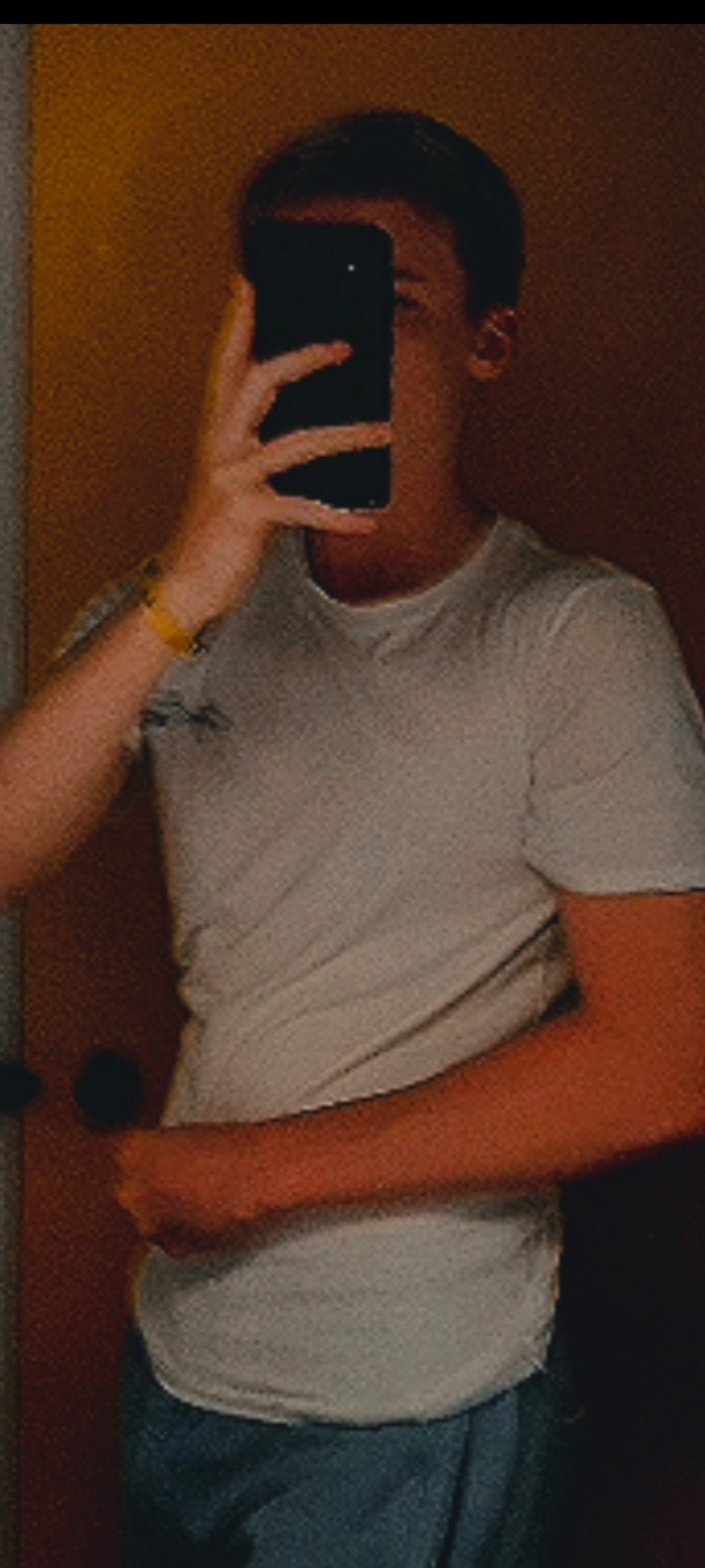 Profil de Fathi, 20 ans, Libertine à Bracken