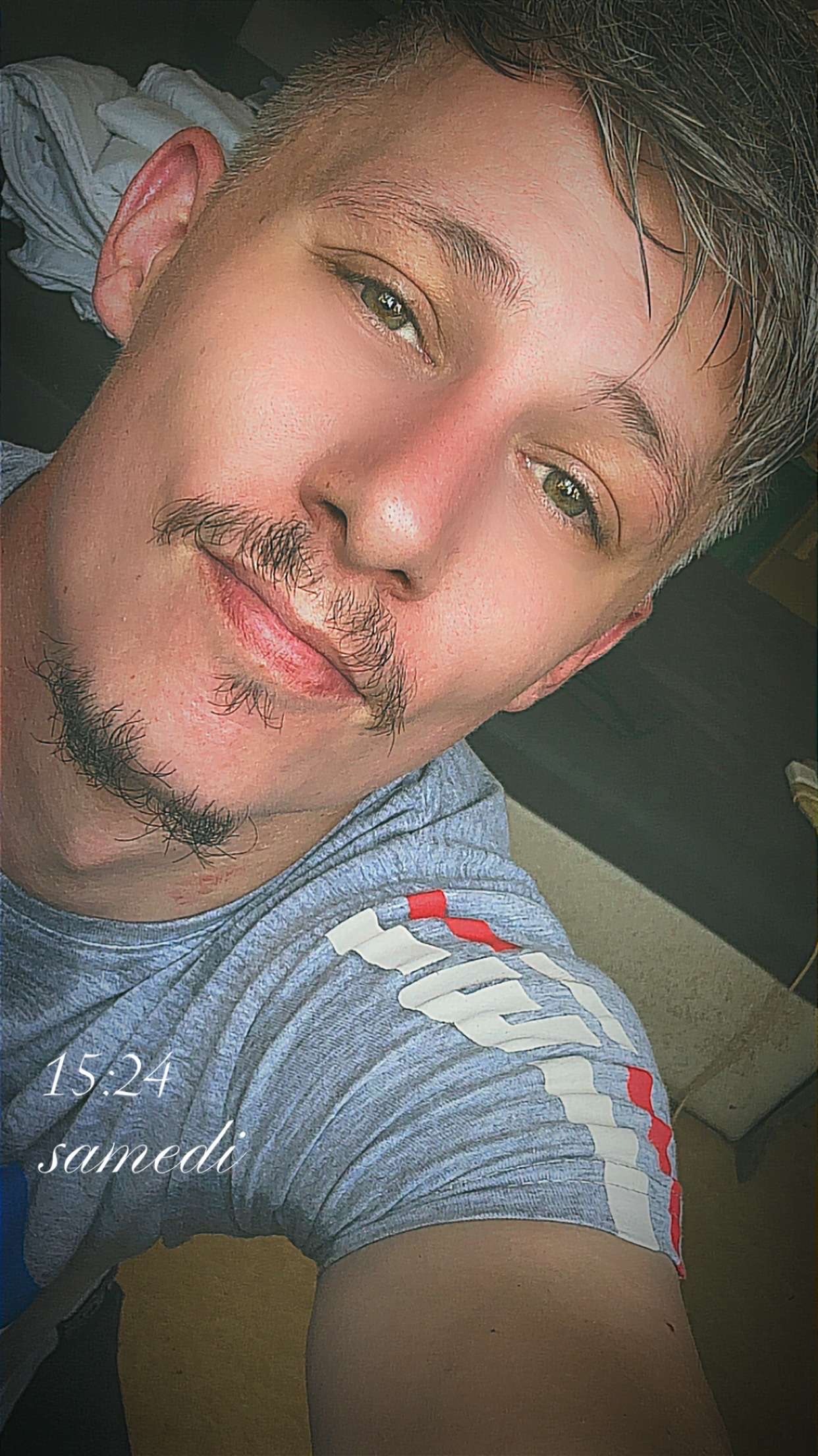 Profil de Symeon, 31 ans, Libertine à Rollet