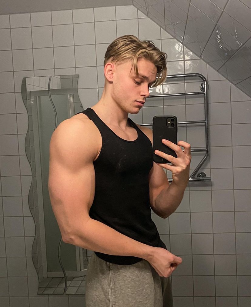 Profil de Tyrone, 22 ans, Libertine à Penetanguishene