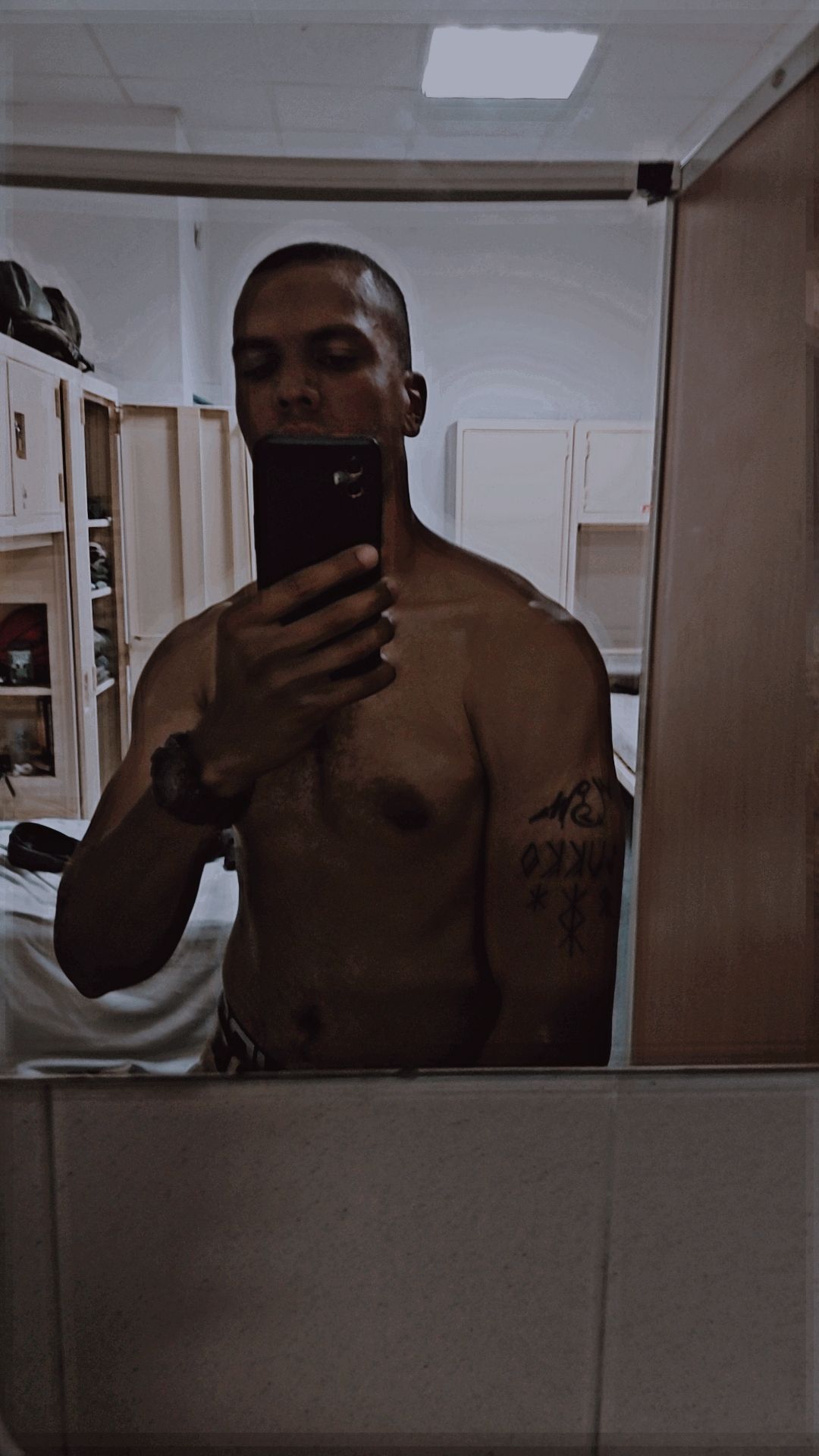 Profil de Lenzo, 26 ans, Libertine à Warden