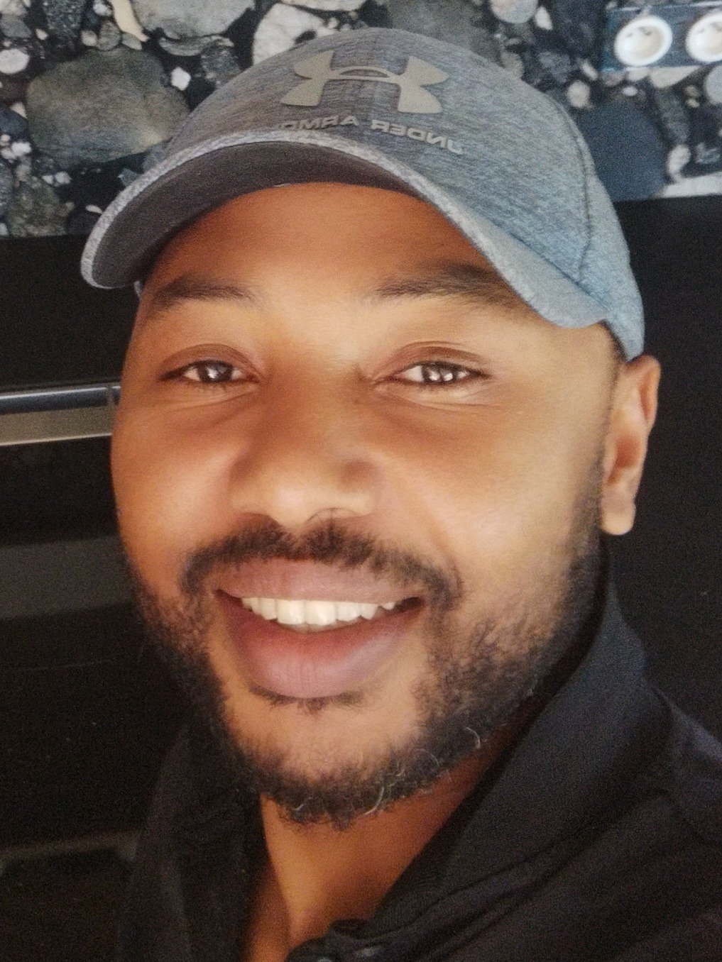 Profil de Jounaid, 40 ans, Libertine à Carmangay